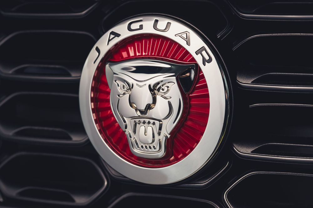 New Jaguar F-TYPE R-Dynamic – P450 V8 Convertible RWD – Fuji White